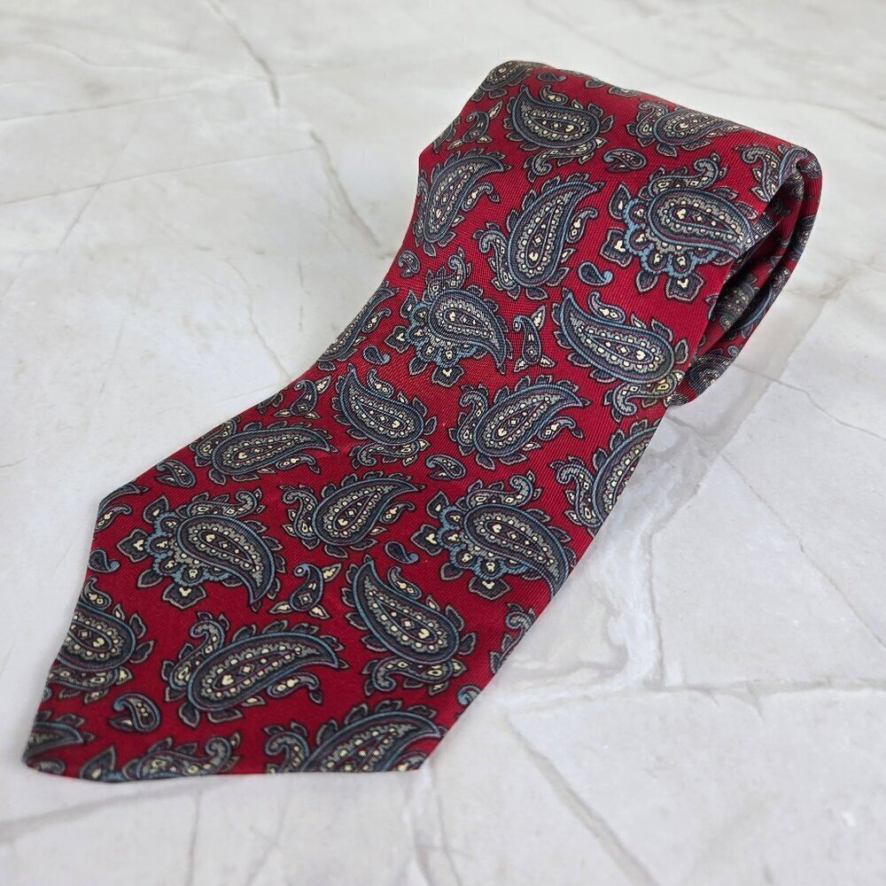 Sakowitz 100% Silk Men's Tie Red with Paisley Pattern Made in Italy